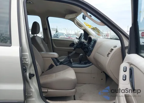 2006 Ford Escape Xls/Xls Manual from USA, damaged, VIN 1FMYU92Z76KA58526